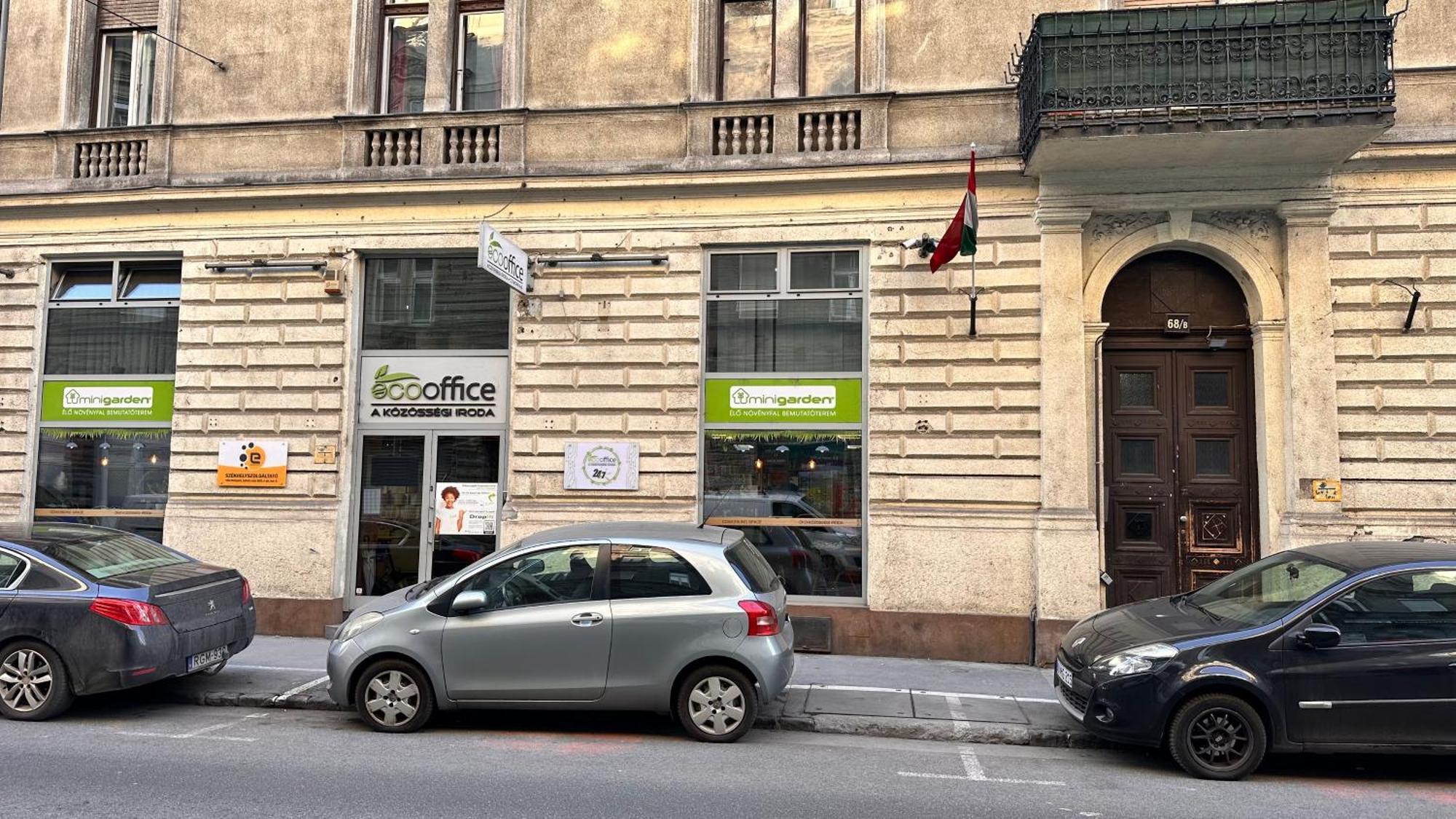 Home, Far Away From Home 2 Budapest Bagian luar foto