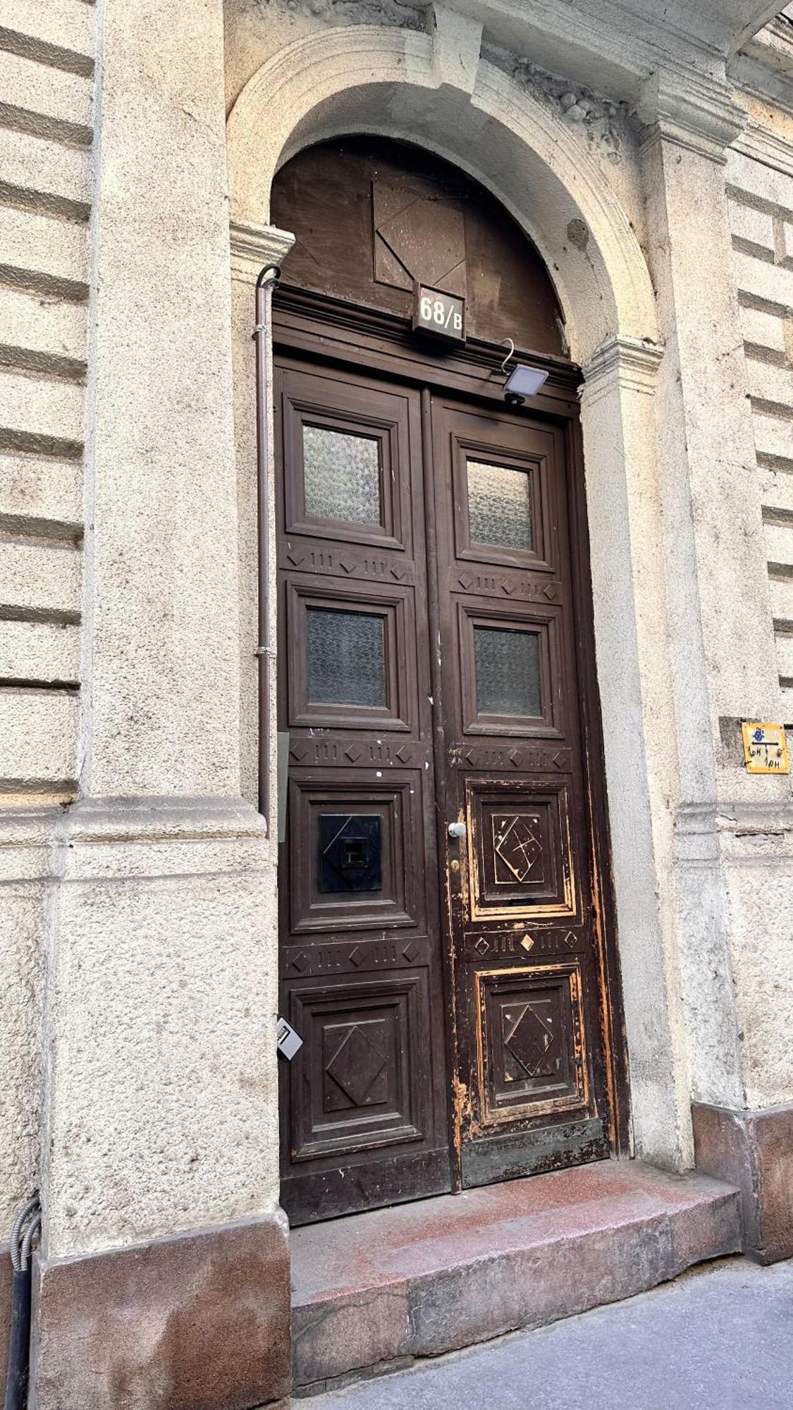Home, Far Away From Home 2 Budapest Bagian luar foto